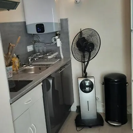 Joli Appt 2 Et Avec Parking Dans Ombragee Et Calme 5mns Et Commerces *