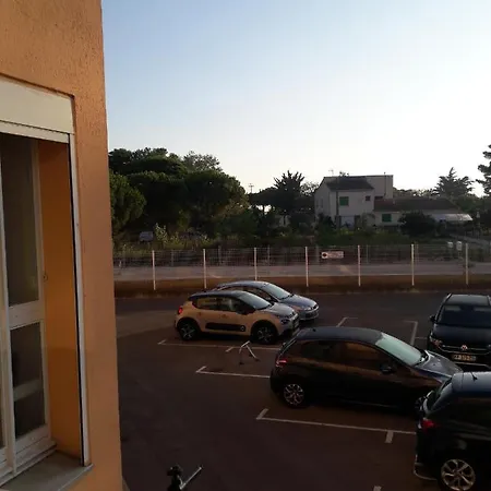 Joli Appt 2 Et Avec Parking Dans Ombragee Et Calme 5mns Et Commerces * 르그로뒤후아