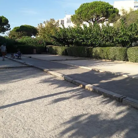 Apartment Joli Appt 2 Et Avec Parking Dans Ombragee Et Calme 5mns Et Commerces