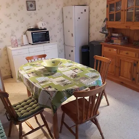 Joli Appt 2 Et Avec Parking Dans Ombragee Et Calme 5mns Et Commerces * 르그로뒤후아