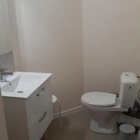 Joli Appt 2 Et Avec Parking Dans Ombragee Et Calme 5mns Et Commerces 아파트 *