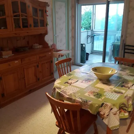 Joli Appt 2 Et Avec Parking Dans Ombragee Et Calme 5mns Et Commerces 아파트 르그로뒤후아