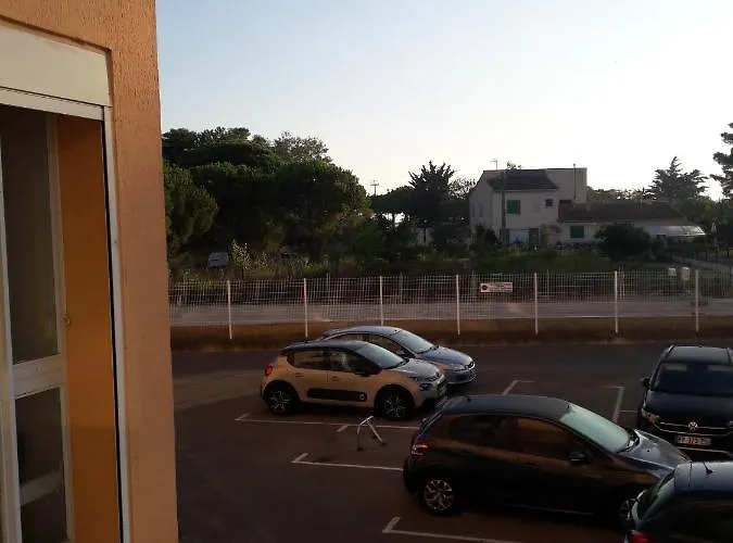 Joli Appt 2 Et Avec Parking Dans Ombragee Et Calme 5mns Et Commerces * Le Grau-du-Roi