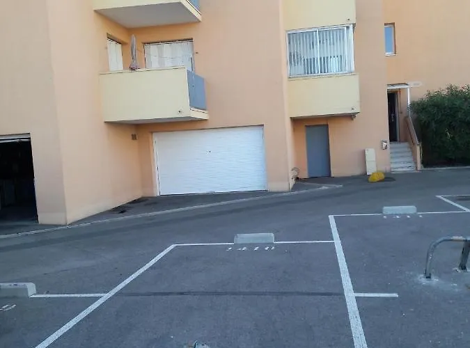 Joli Appt 2 Et Avec Parking Dans Ombragee Et Calme 5mns Et Commerces Διαμέρισμα Le Grau-du-Roi