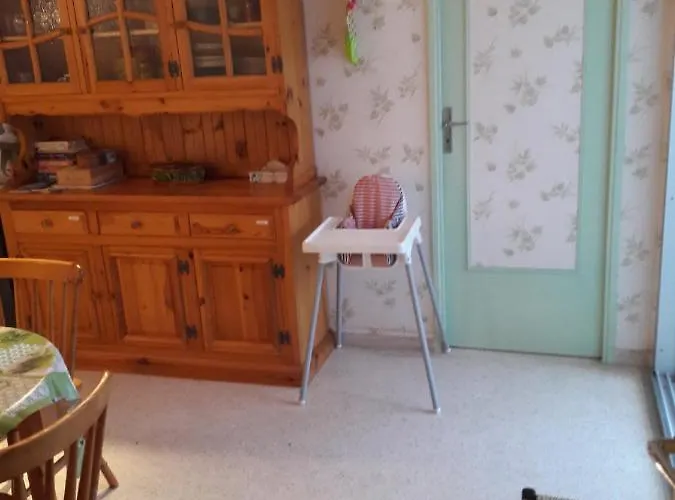 Joli Appt 2 Et Avec Parking Dans Ombragee Et Calme 5mns Et Commerces *