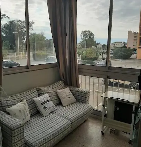 Joli Appt 2 Et Avec Parking Dans Ombragee Et Calme 5mns Et Commerces Apartamento Le Grau-du-Roi