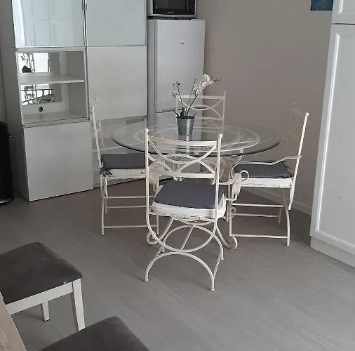 Διαμέρισμα Joli Appt 2 Et Avec Parking Dans Ombragee Et Calme 5mns Et Commerces *